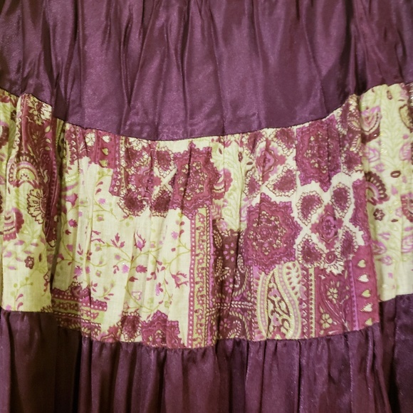 Burgundy Patterned Skirt - Picture 3 of 4